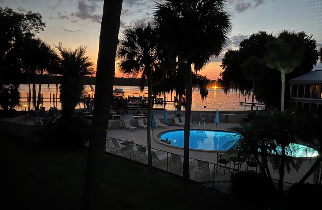 Riverbend - 2 Bedroom waterfront condo with spectacular views!