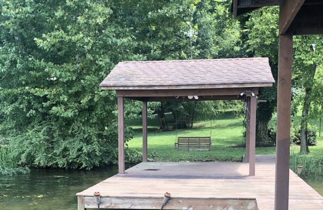Riverfront Getaway in Birchwood