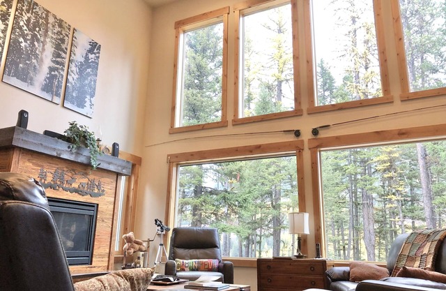 Riverfront Home Bordering GLACIER NATIONAL PARK on 9 acres!