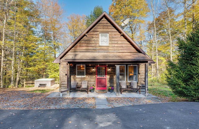 Riverfront Retreat w/Hot Tub in Pocono Lake!