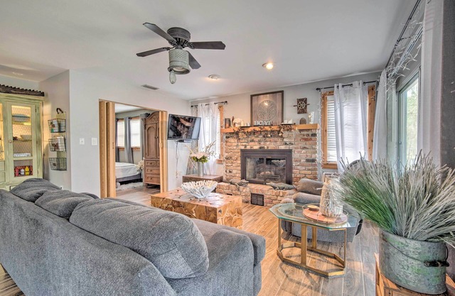 Riverfront Retreat w/Patio in Withlacoochee