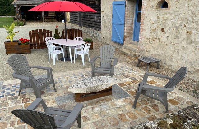 Riverside Retreat: Charming Cottage Near Le Mans – Fishing, Hiking & Equestrian Activities