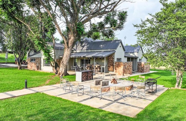 Riverside Lodge