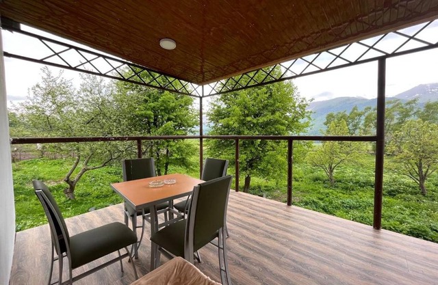 Riverside Rancho guest house