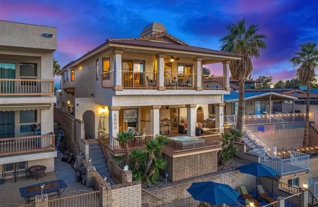 Riverside Retreat: Spacious 5-Bedroom Getaway in Bullhead City!