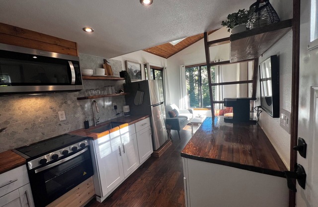 Riverside Tiny House for 2