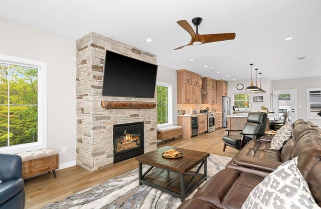 RiverWest at Spirit Mountain Oasis-Base Spirit Mtn-Brand New- Sauna-20% off Bike Rentals