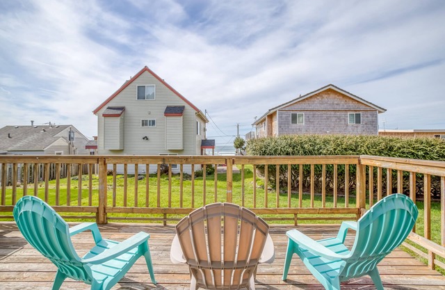 Roads End Single-Level with Two King Bedrooms is Updated for Ease and Comfort!