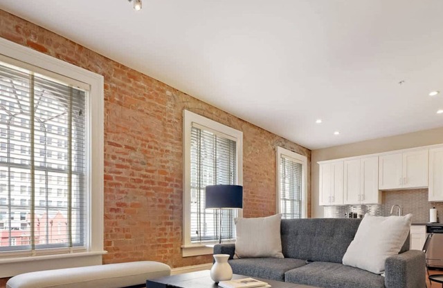 Roami at Factors Row | Near Superdome | 2 Bedroom