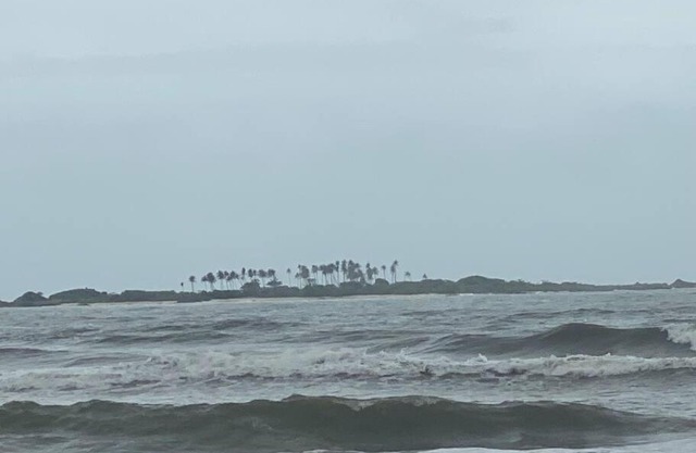 Rock n Ocean 2BH Beach villa island Facing