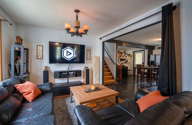 Rock n’ Roll BnB w/Music Studio