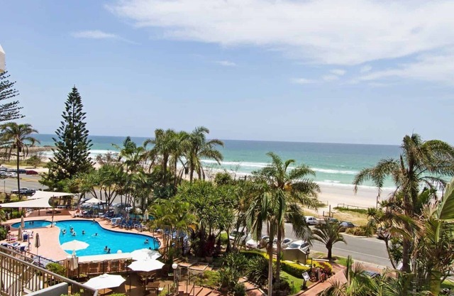 Rocks Resort 4G - Currumbin Beachfront - Min. 3 night stays!
