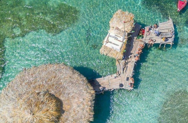Rockside 3 Bedroom Villa On The Beach