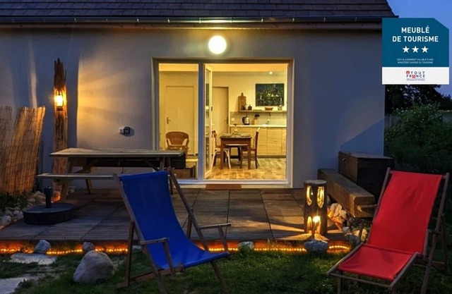 Rocky Lodge, cottage with large wooden deck and private garden near the Forest