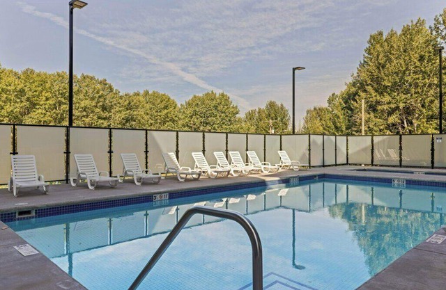 ☀️Rocky Mountain View Retreat |Hot Tub & Pool ☀️