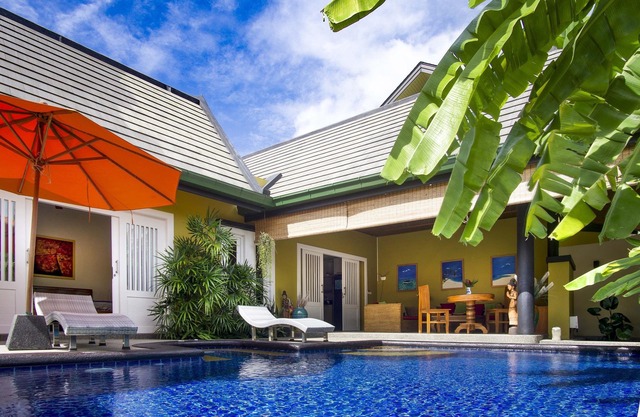Romantic 1 Bed Villa with Swimming Pool, jetted plunge pool and Free Transfers