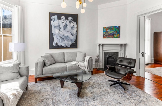 Romantic 1BR Walk to Forsyth, Starland and SCAD