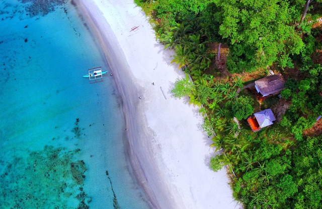 Romantic Beach Front Getaway In a Secluded Cove