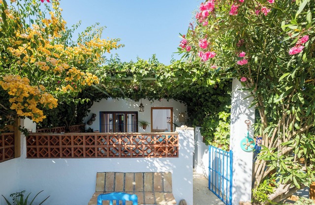 Romantic Casa de María, near the beach with garden
