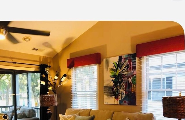 Romantic Condo, Gated Pawley’s Plantation. Professionally cleaned every time!