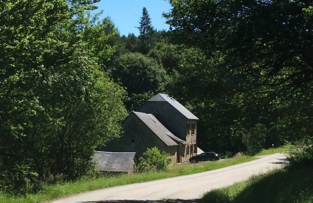 Romantic French country barn perfect for a couple/weekend breaks.