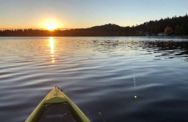 Romantic Get-a-ways, family lake fun, warm dry Summer activities, bird watching.