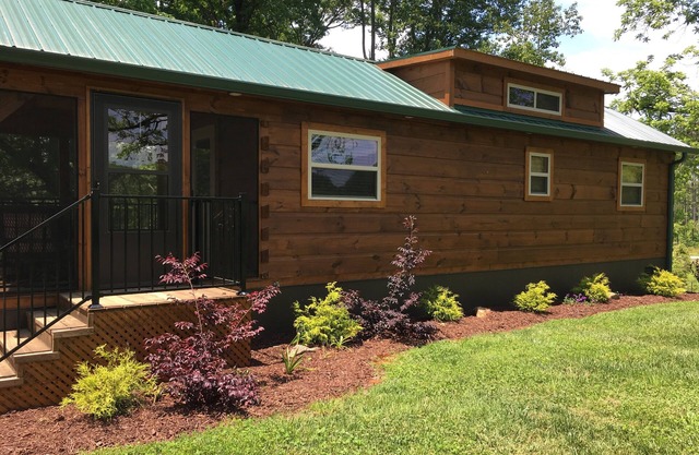 Romantic Getaway! 15 min to Lake Lure/Chimney Rock/45 Min Blue Ridge Parkway