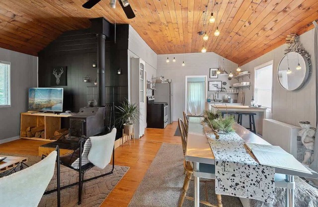 Romantic Pet-Friendly Bungalow | Firepit | Near Lake Naomi