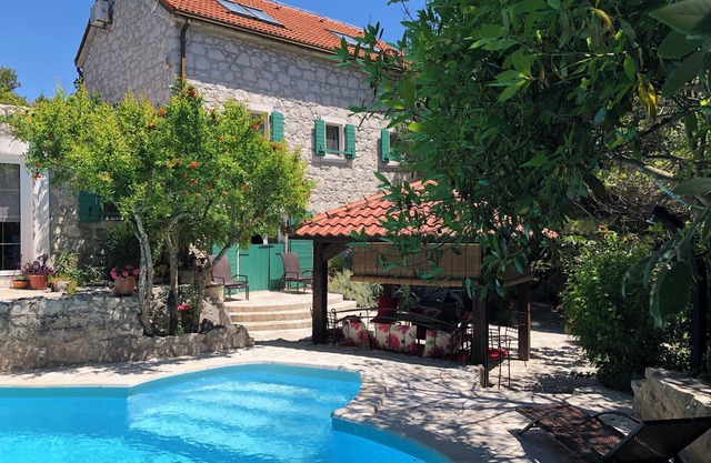 Romantic Stone House for family & couples near Dubrovnik and Split