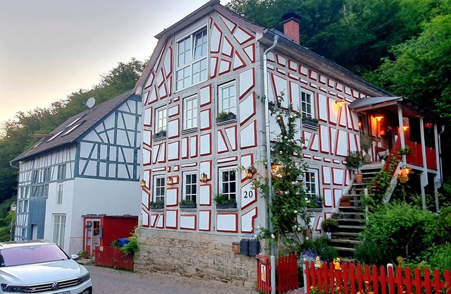 Romantic vacation apartment 'Fachwerkhof' with Private Terrace, Garden and Wi-Fi