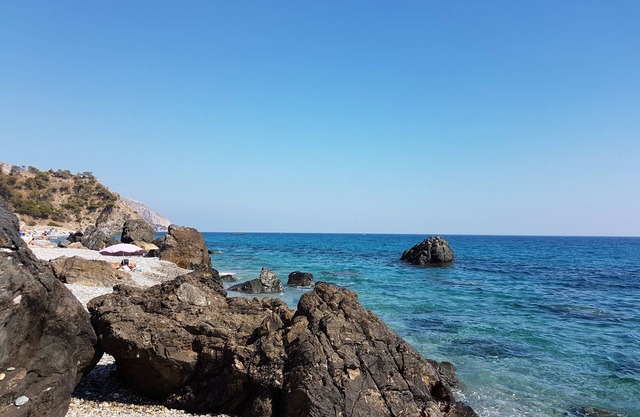 Romatic Andalusian village house, solar-heated Jacuzzi cave pool