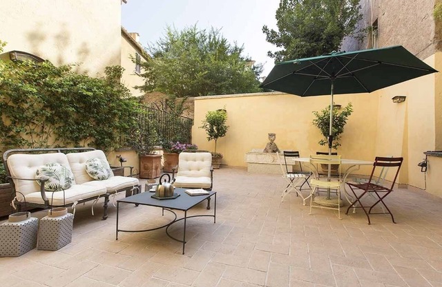 Rome apartment for Rent, holiday apartment in Rome, short term rental Rome, Flat in Rome with Terrace