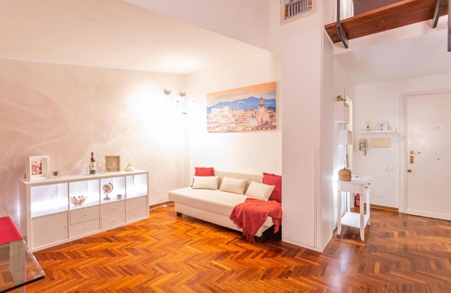 Rome Bloom - Colosseo