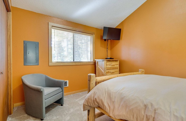 Ronald Cabin w/ Private Deck: Near Cle Elum Lake!