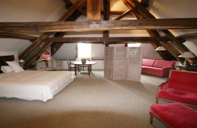 ROOM 10: PRESTIGE