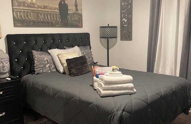 Room for rent 1-bedroom in newly built home in beautiful San Antonio.