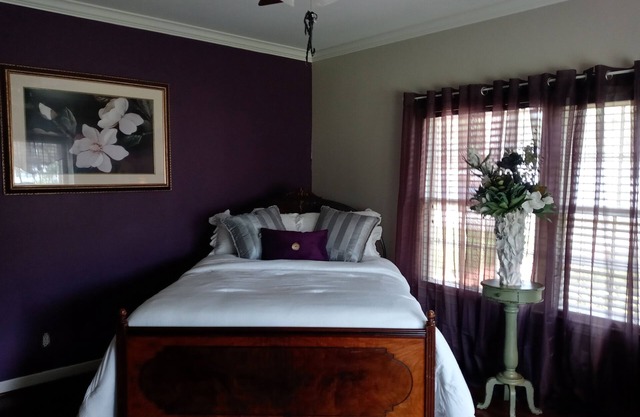 Room for RENT! Peaceful, Bring your favorite book . Relaxing hm for Single Lady