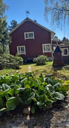 room in a furnished apartment