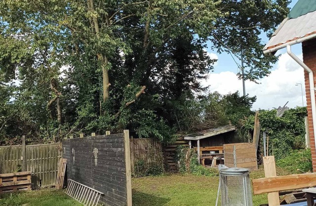 Room in Guest Room - North Beach Inn House