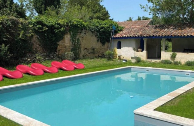 Room 'La Comtesse' with Shared Pool, Shared Terrace and Wi-Fi