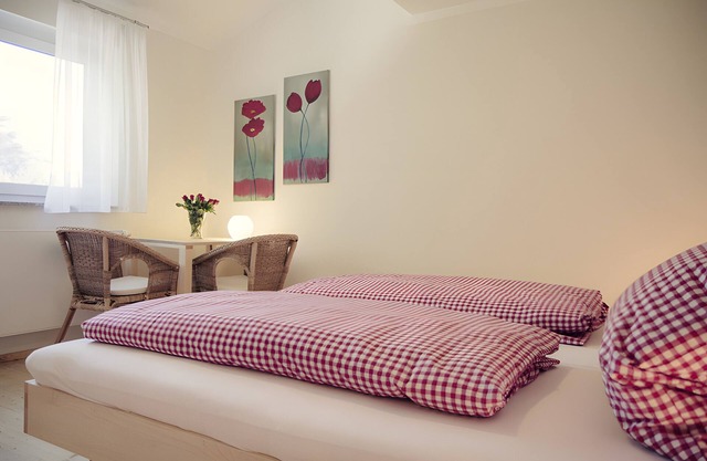 Room 'Partial Lake View'