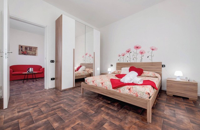Room 'Rossa' with Shared Terrace and Wi-Fi