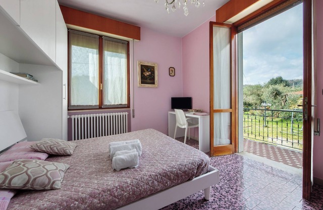 Room 'Swan Matrimoniale Pink' with Shared Pool, Wi-Fi and Air Conditioning