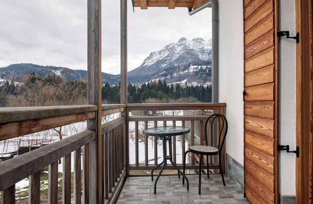Room 'Viola' with Mountain View, Shared Terrace and Wi-Fi