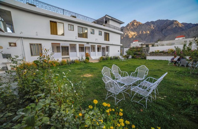 Roomph Premium Al Noor Airport Road