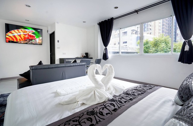 rooms are all city view