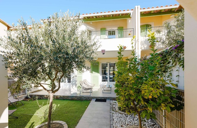 ROQ V3 - Comfortable villa with AC for 6 in a secure residence