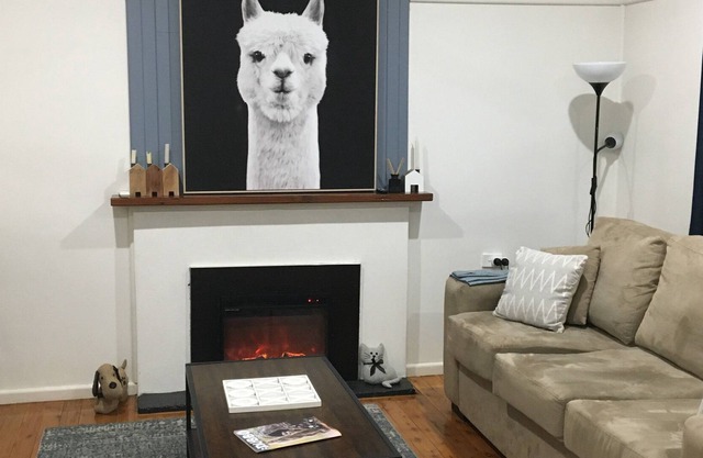 Rose Cottage - Pet and Family Friendly Accommodation