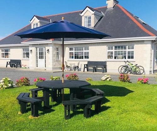 Ross Beach Family Farmhouse B&B