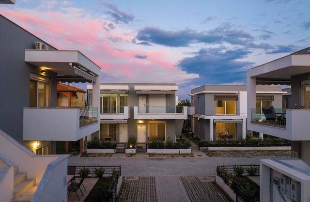 Roxani Two - Bedroom Duplex with Garden, Roxani Residential Complex